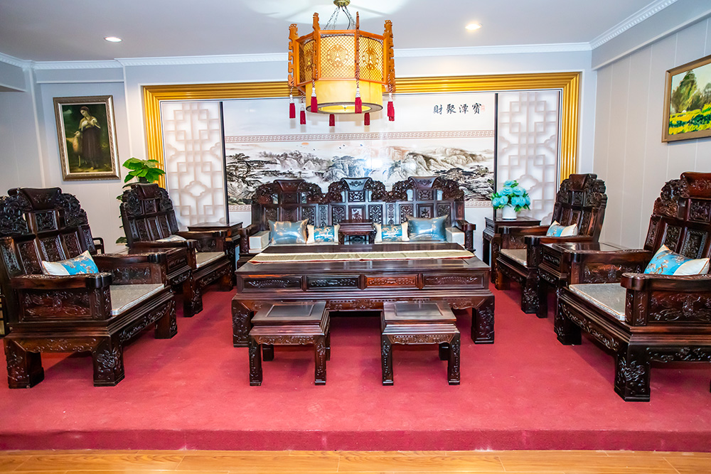中式红木沙发（单人沙发、三人沙发、茶几、花架、方凳）
