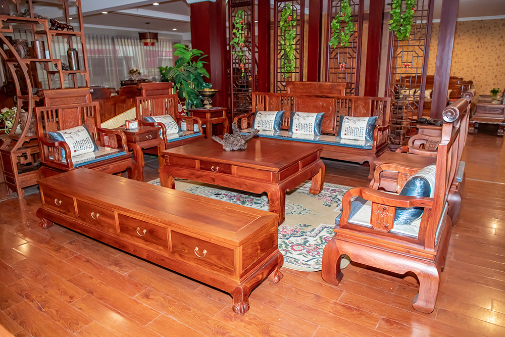 中式红木沙发（单人沙发、三人沙发、茶几、花架、电视柜）