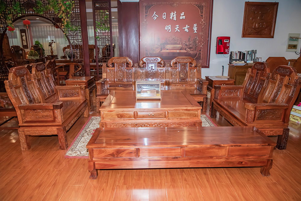中式红木沙发（2人沙发、3人沙发、茶几、电视柜）