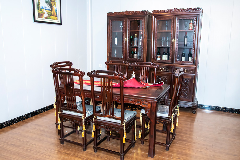 中式红木餐桌椅家具（椅子+长桌+双开门酒柜）