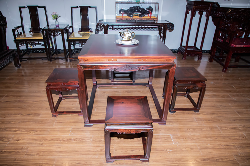 中式红木餐桌椅家具（方桌+凳子）