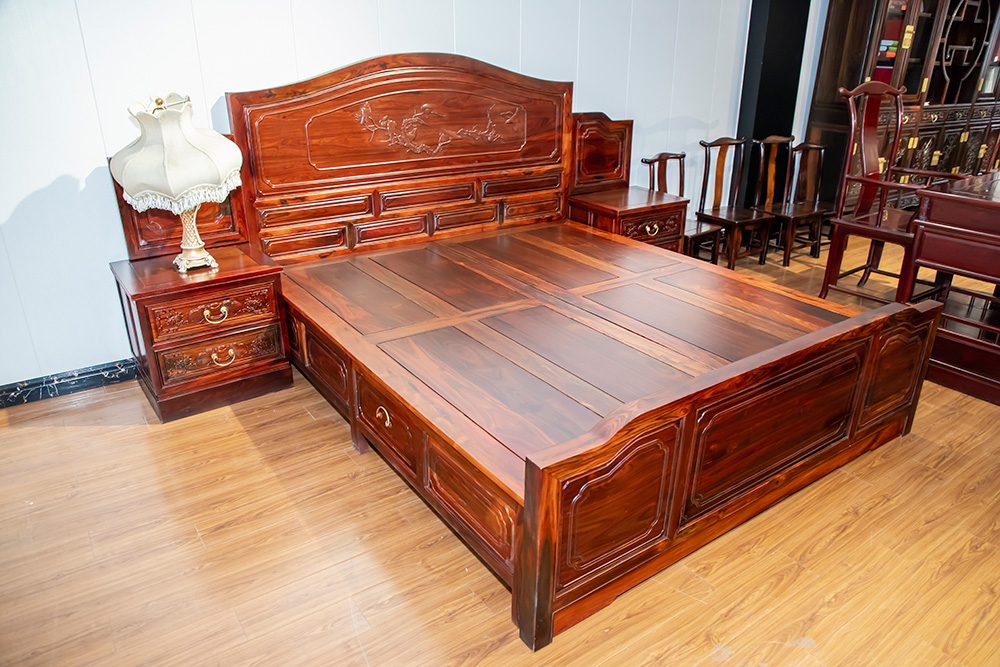 中式红木床（1.8米床+床头柜）