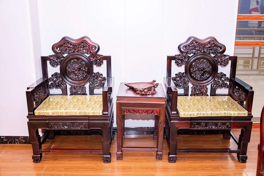 中式红木家具（椅子+小方桌）